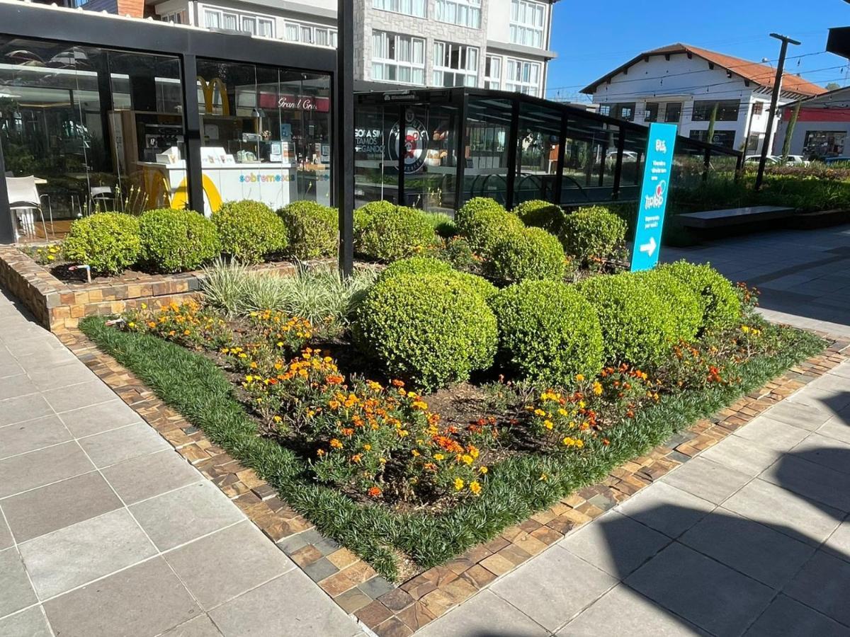 Appartamento Loft Novo Aconchegante A 500M Da Rua Coberta Gramado Esterno foto